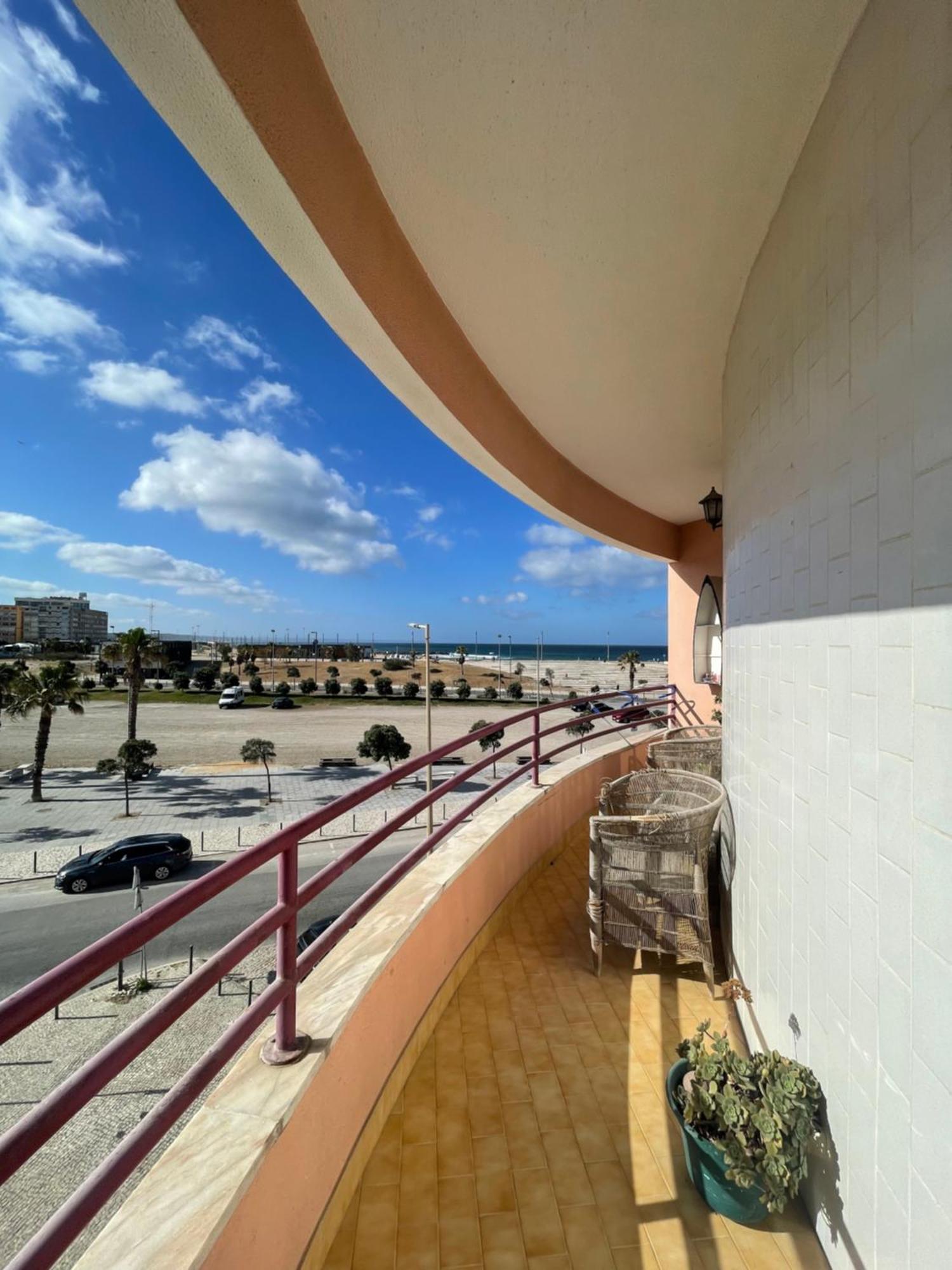 Apartamento Vista Praia E Mar- Costa Da Caparicaアパートメント エクステリア 写真
