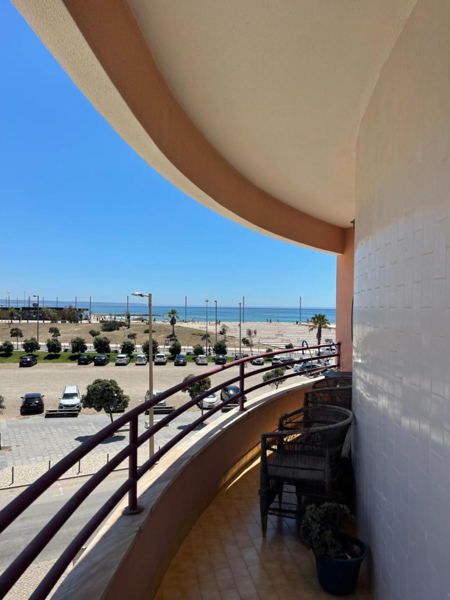 Apartamento Vista Praia E Mar- Costa Da Caparicaアパートメント エクステリア 写真